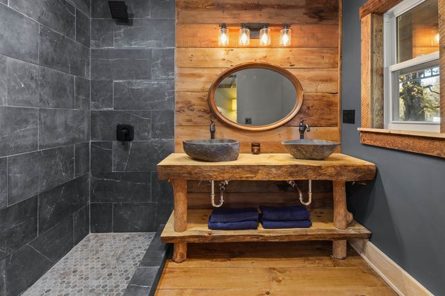 19 Sinclair Road, Johnson, VT 05656