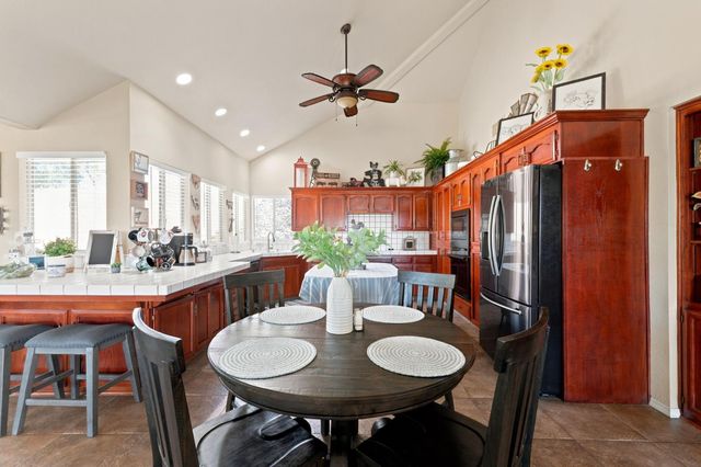 21987 Mary Rebecca Lane, Friant, CA 93626