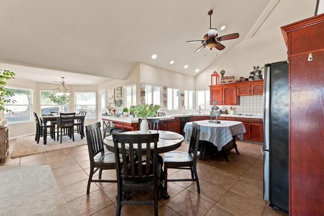 21987 Mary Rebecca Lane, Friant, CA 93626