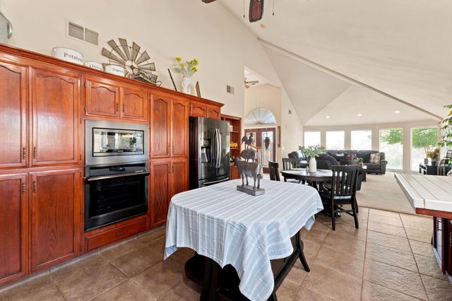 21987 Mary Rebecca Lane, Friant, CA 93626