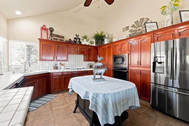 21987 Mary Rebecca Lane, Friant, CA 93626