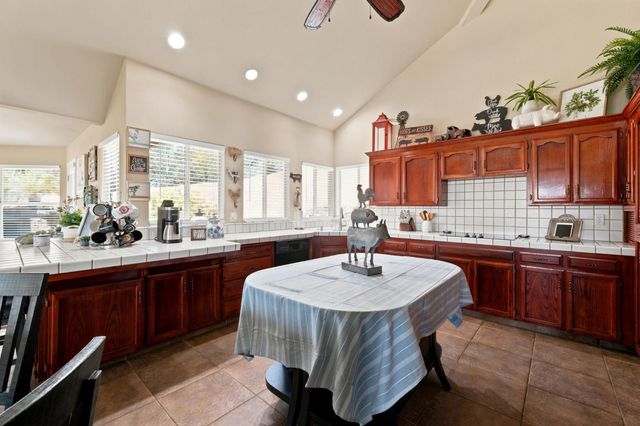 21987 Mary Rebecca Lane, Friant, CA 93626
