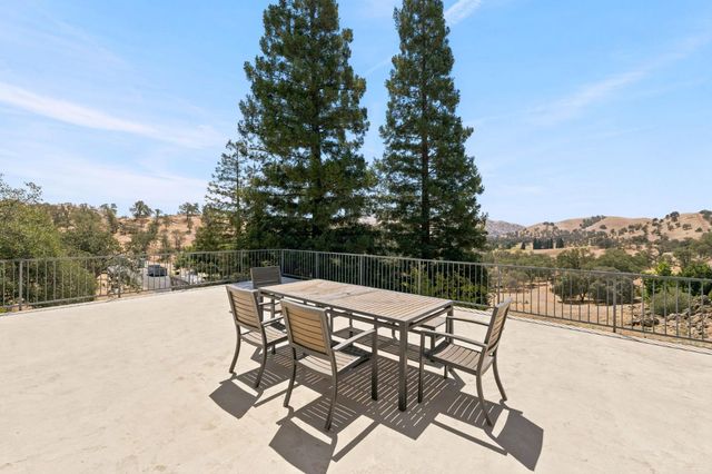 21987 Mary Rebecca Lane, Friant, CA 93626