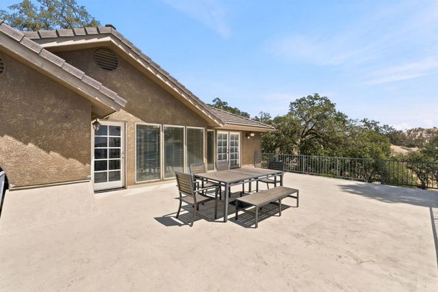 21987 Mary Rebecca Lane, Friant, CA 93626