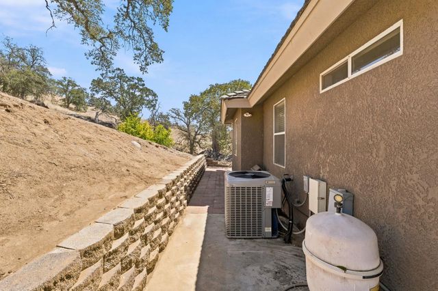 21987 Mary Rebecca Lane, Friant, CA 93626