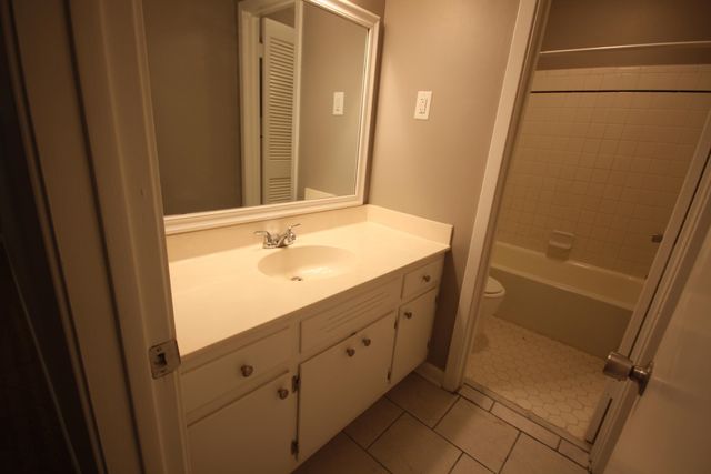 4795 ROLLING MEADOWS DR, Memphis, TN 38128