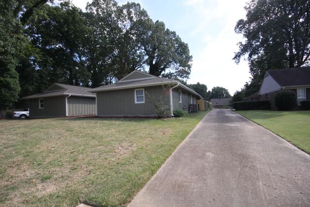 4795 ROLLING MEADOWS DR, Memphis, TN 38128