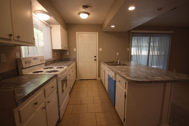 4795 ROLLING MEADOWS DR, Memphis, TN 38128