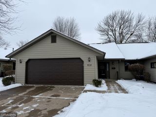 1325 Jackson Drive, Hastings, MN 55033
