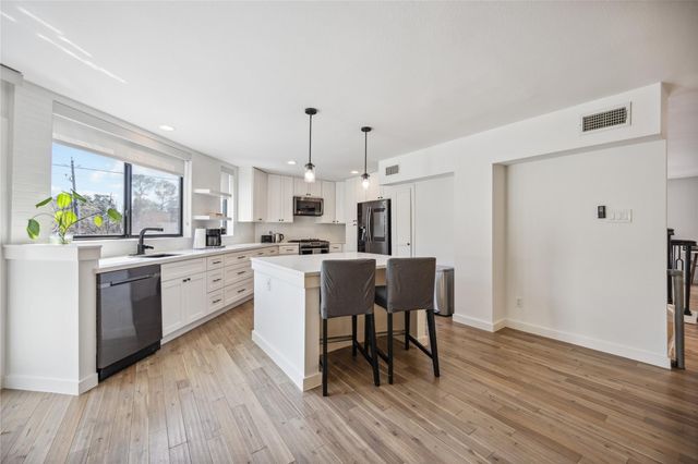 3520 Mount Vernon Street, Houston, TX 77006