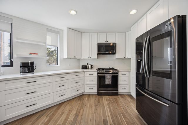 3520 Mount Vernon Street, Houston, TX 77006