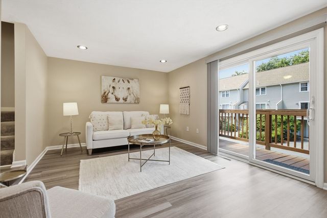 82 Patrick Rd 82, Tewksbury, MA 01876