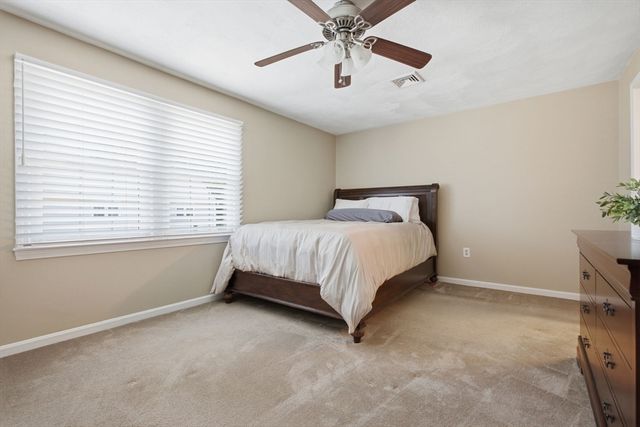 82 Patrick Rd 82, Tewksbury, MA 01876