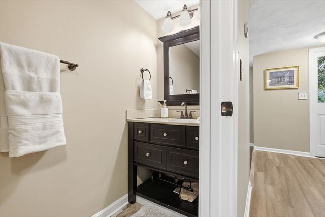 82 Patrick Rd 82, Tewksbury, MA 01876