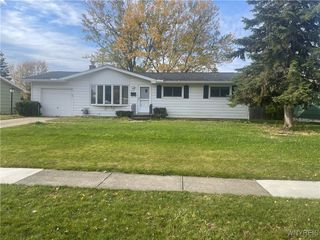 406 Brookwood Drive, Hamburg, NY 14075