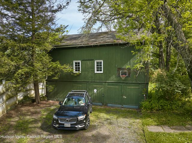 2498 Salt Point Turnpike, Clinton Corners, NY 12514