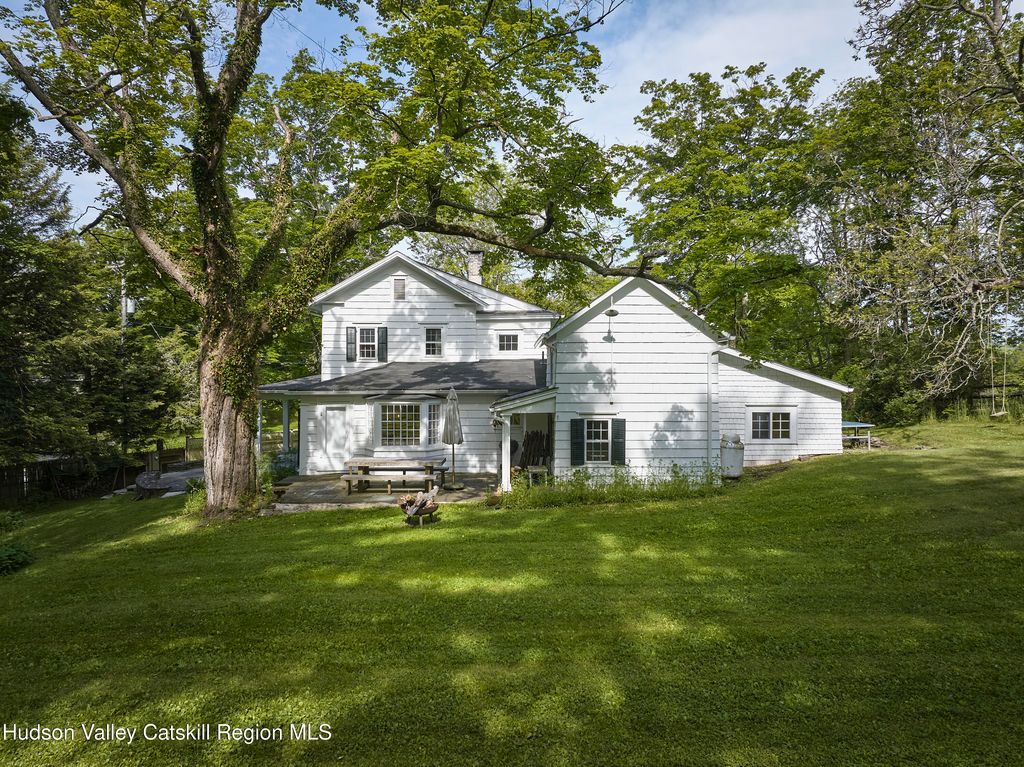 2498 Salt Point Turnpike, Clinton Corners, NY 12514