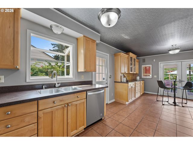 3137 Ne 83RD Ave, Portland, OR 97220
