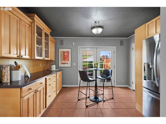 3137 Ne 83RD Ave, Portland, OR 97220