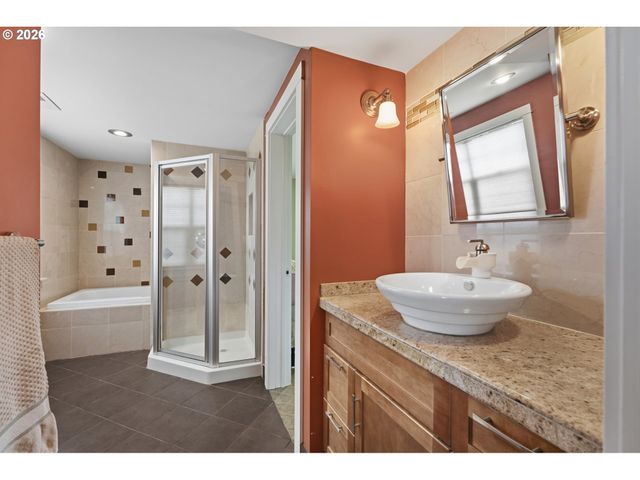 3137 Ne 83RD Ave, Portland, OR 97220