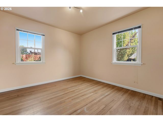 3137 Ne 83RD Ave, Portland, OR 97220