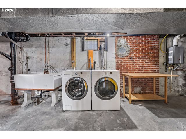 3137 Ne 83RD Ave, Portland, OR 97220