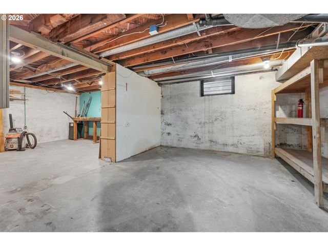 3137 Ne 83RD Ave, Portland, OR 97220
