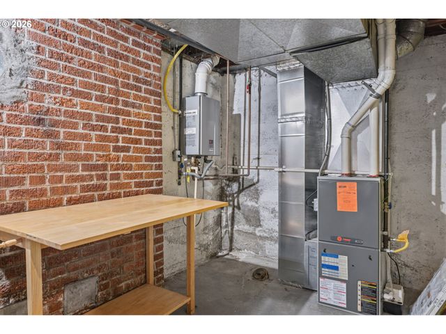 3137 Ne 83RD Ave, Portland, OR 97220