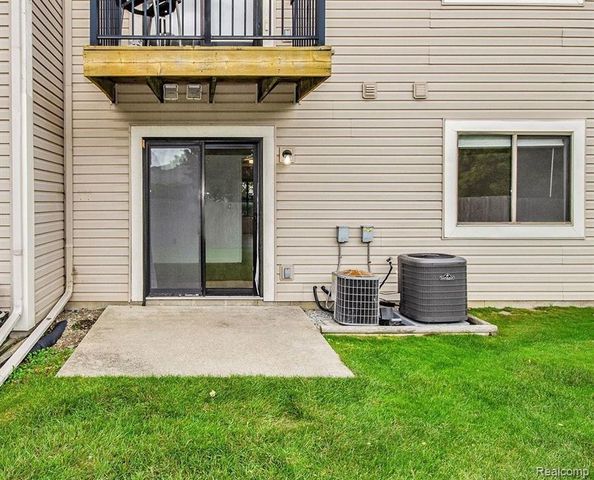 30735 Hidden Pines Lane, Roseville, MI 48066