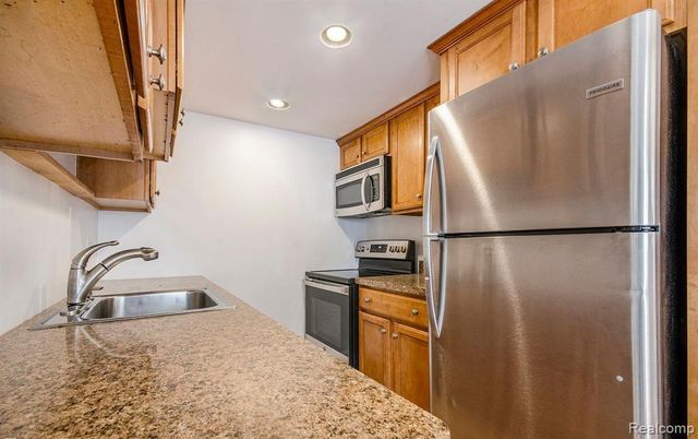 30735 Hidden Pines Lane, Roseville, MI 48066