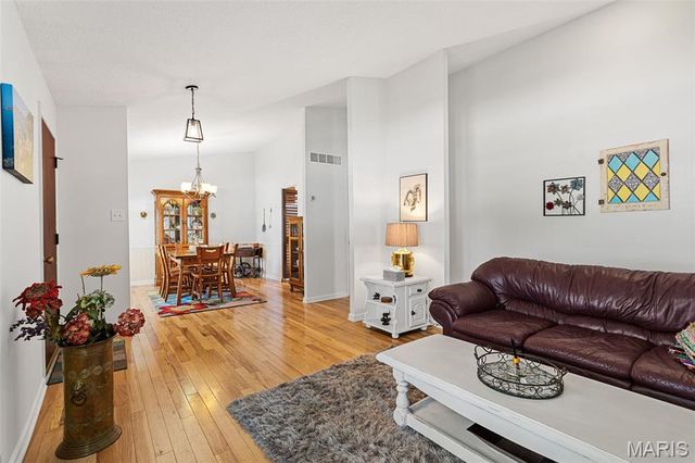 7207 Emerald Hill Court, St Louis, MO 63129