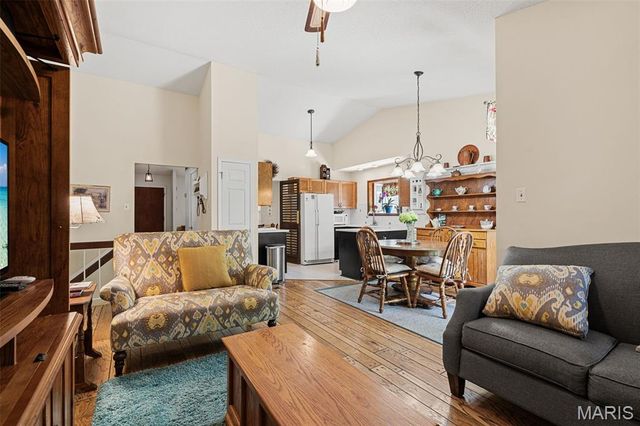 7207 Emerald Hill Court, St Louis, MO 63129