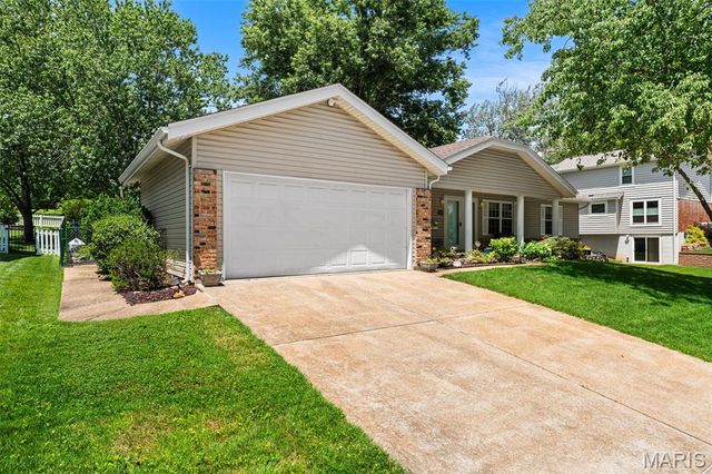 7207 Emerald Hill Court, St Louis, MO 63129