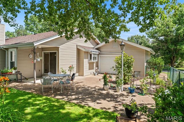 7207 Emerald Hill Court, St Louis, MO 63129