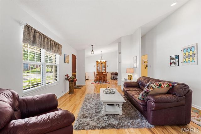 7207 Emerald Hill Court, St Louis, MO 63129