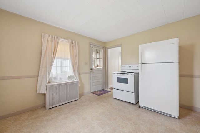 24 Falmouth St, Worcester, MA 01607