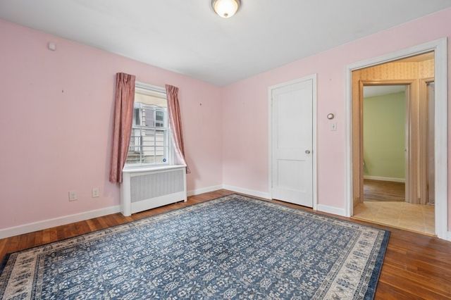 24 Falmouth St, Worcester, MA 01607
