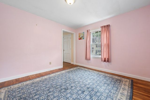 24 Falmouth St, Worcester, MA 01607