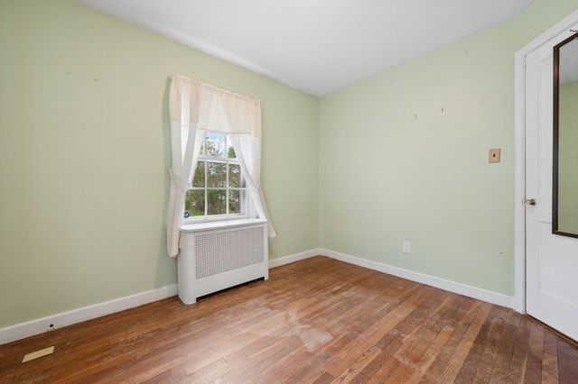 24 Falmouth St, Worcester, MA 01607