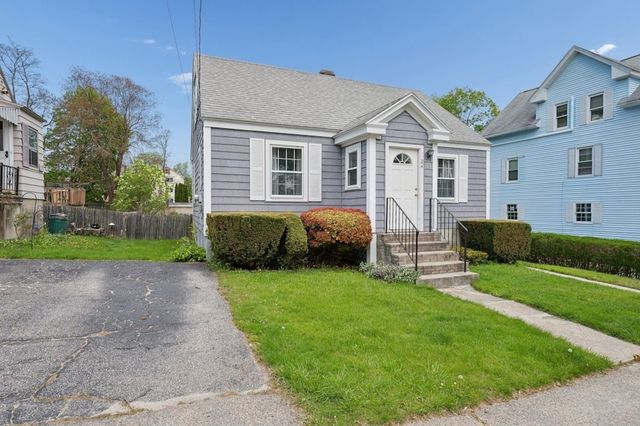 24 Falmouth St, Worcester, MA 01607