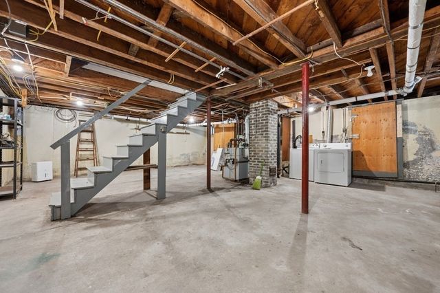 24 Falmouth St, Worcester, MA 01607