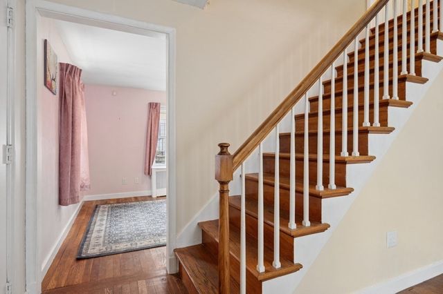 24 Falmouth St, Worcester, MA 01607