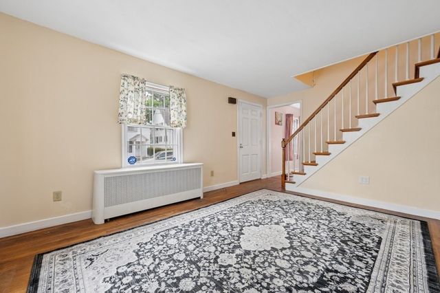 24 Falmouth St, Worcester, MA 01607