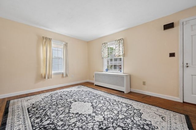 24 Falmouth St, Worcester, MA 01607