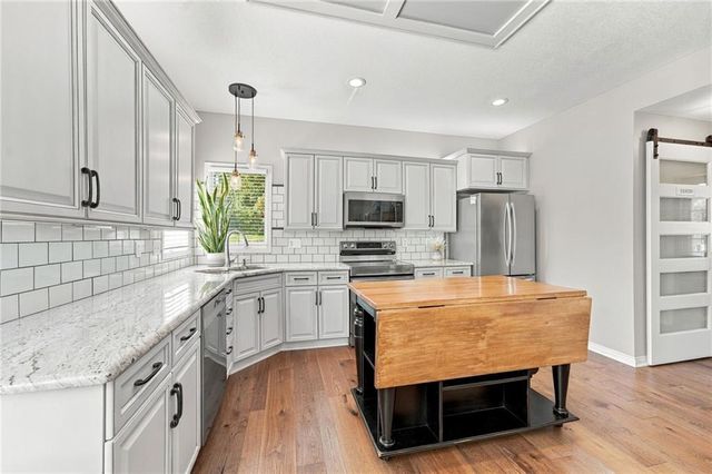 13221 W 126th Place, Overland Park, KS 66213
