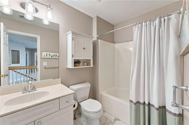 13221 W 126th Place, Overland Park, KS 66213