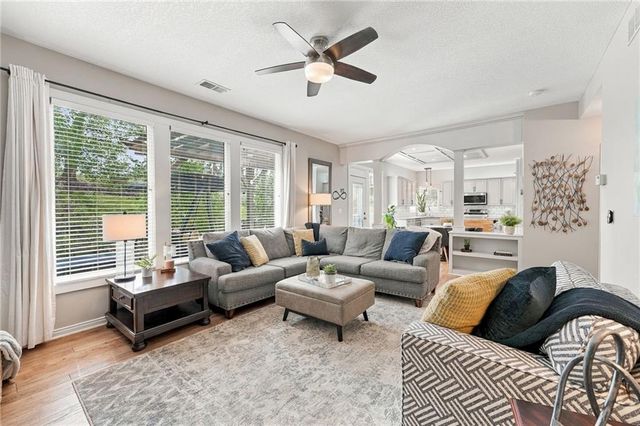 13221 W 126th Place, Overland Park, KS 66213