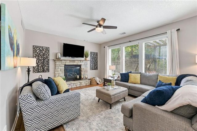 13221 W 126th Place, Overland Park, KS 66213