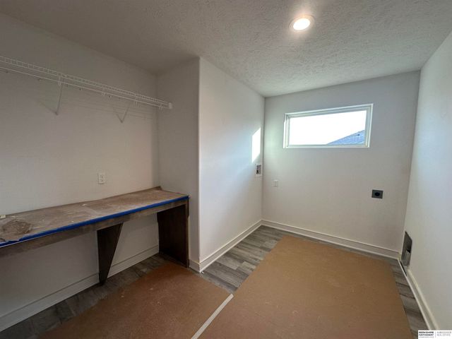 10305 Prospect Street, Papillion, NE 68046