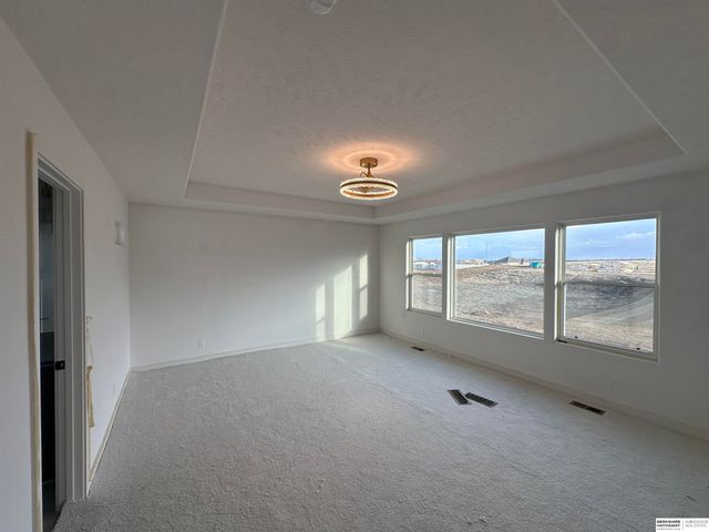 10305 Prospect Street, Papillion, NE 68046